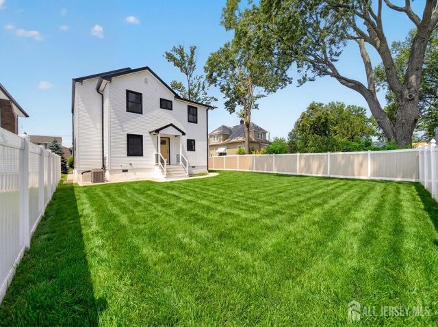 66 Henry Street, Port Reading, NJ 07064