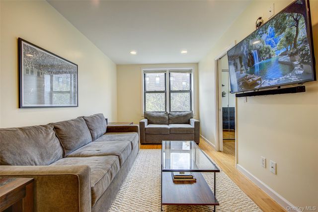 72-11 110 Street 4E, Forest Hills, NY 11375