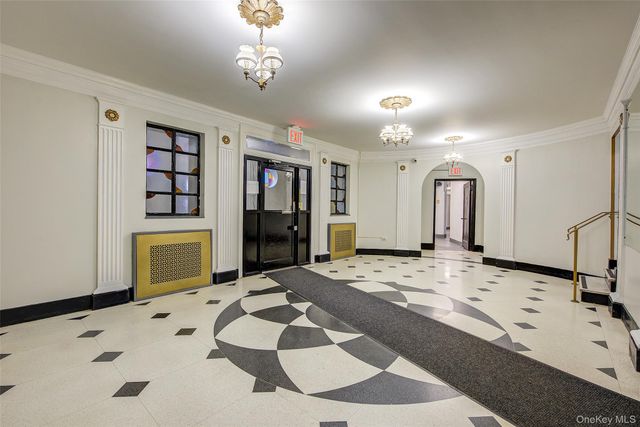 72-11 110 Street 4E, Forest Hills, NY 11375