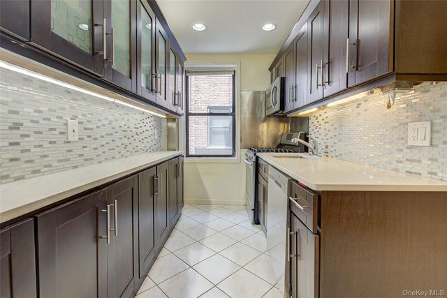 72-11 110 Street 4E, Forest Hills, NY 11375