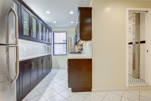 72-11 110 Street 4E, Forest Hills, NY 11375