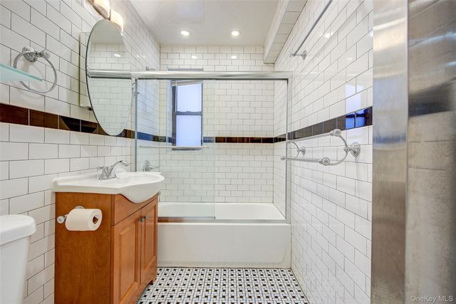 72-11 110 Street 4E, Forest Hills, NY 11375