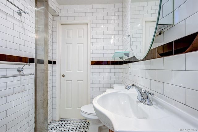72-11 110 Street 4E, Forest Hills, NY 11375