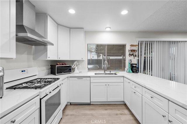 554 W Mariposa, Rialto, CA 92376