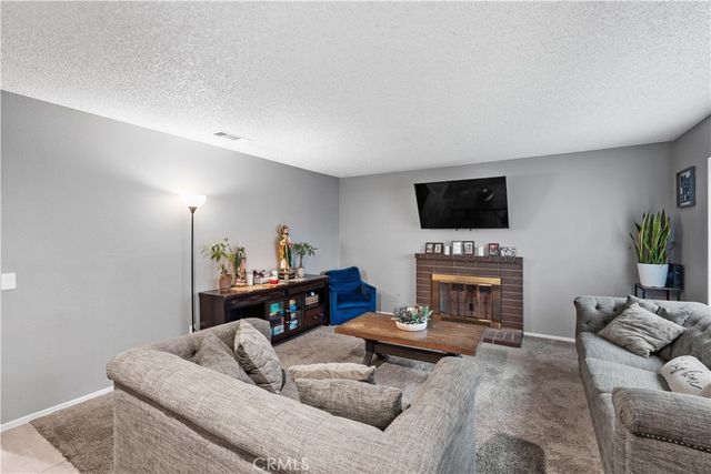 554 W Mariposa, Rialto, CA 92376