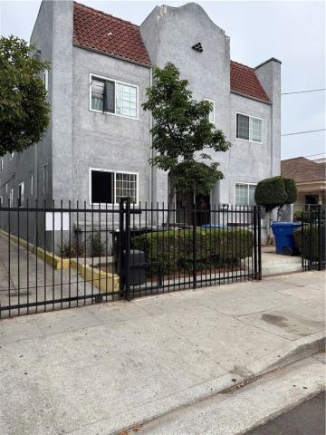 1231 S Mariposa Avenue, Los Angeles, CA 90006
