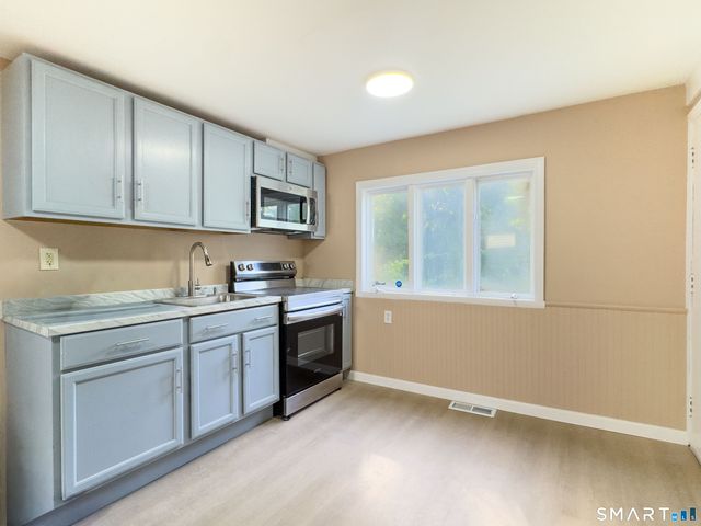 94 Wall Street, Waterbury, CT 06705