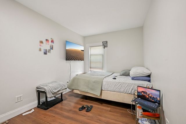 1 Rockdale Ave 1, Lowell, MA 01854