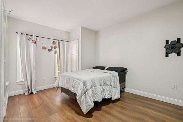 1 Rockdale Ave 1, Lowell, MA 01854