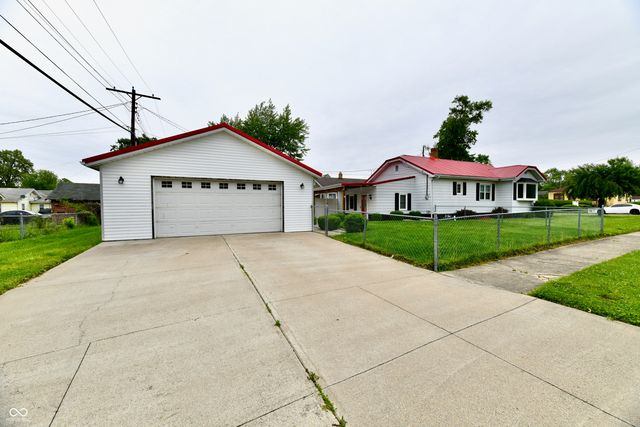 28 W 38th Street, Anderson, IN 46013