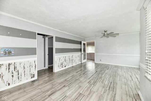 28 W 38th Street, Anderson, IN 46013