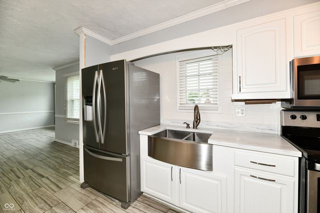 28 W 38th Street, Anderson, IN 46013