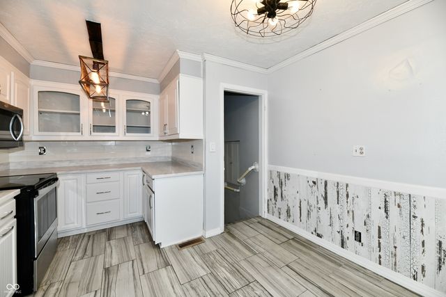 28 W 38th Street, Anderson, IN 46013