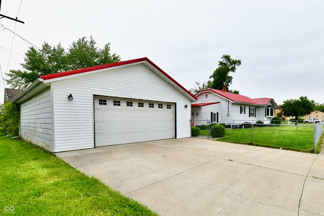 28 W 38th Street, Anderson, IN 46013