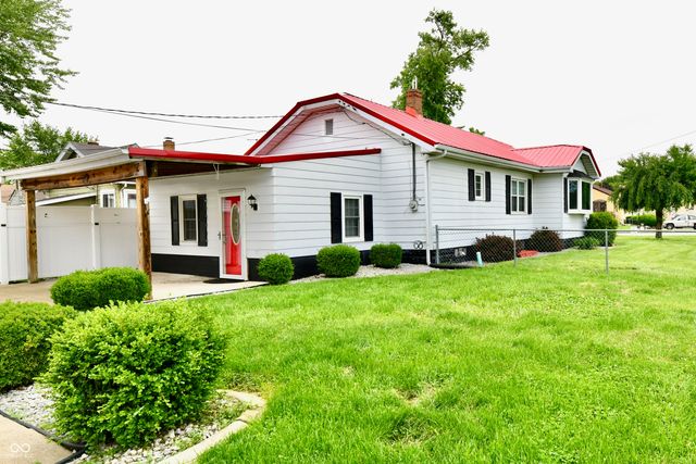 28 W 38th Street, Anderson, IN 46013