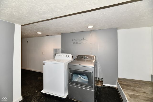 28 W 38th Street, Anderson, IN 46013