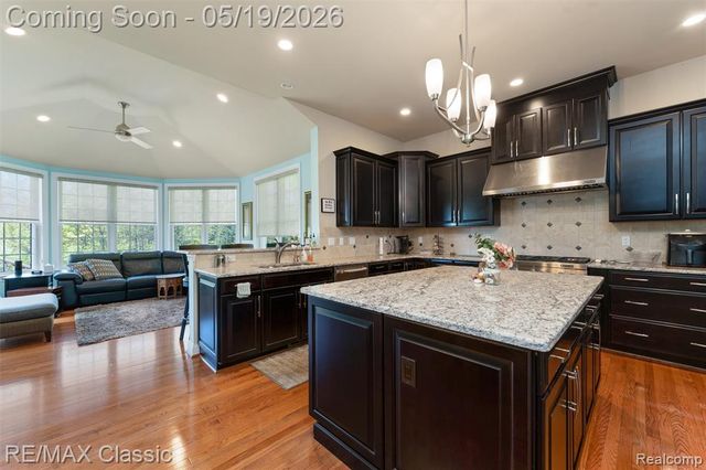 24597 Nepavine Drive, Novi, MI 48374