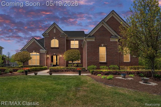 24597 Nepavine Drive, Novi, MI 48374