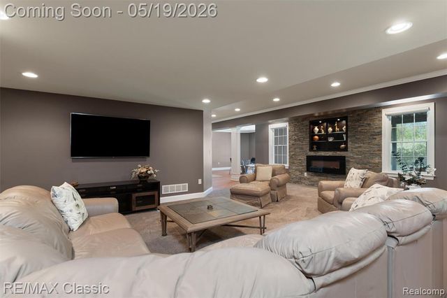 24597 Nepavine Drive, Novi, MI 48374