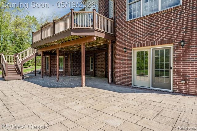 24597 Nepavine Drive, Novi, MI 48374