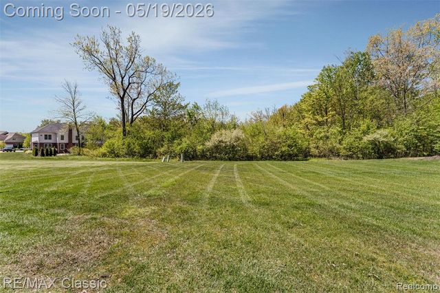 24597 Nepavine Drive, Novi, MI 48374