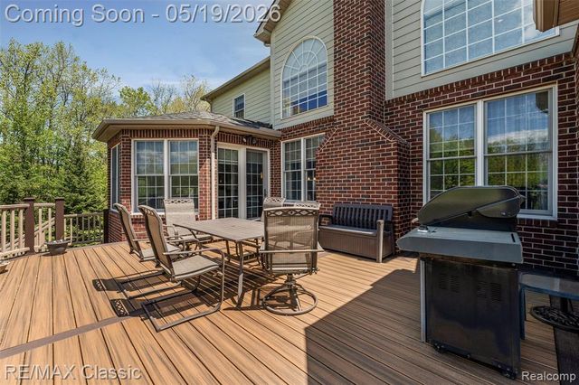 24597 Nepavine Drive, Novi, MI 48374