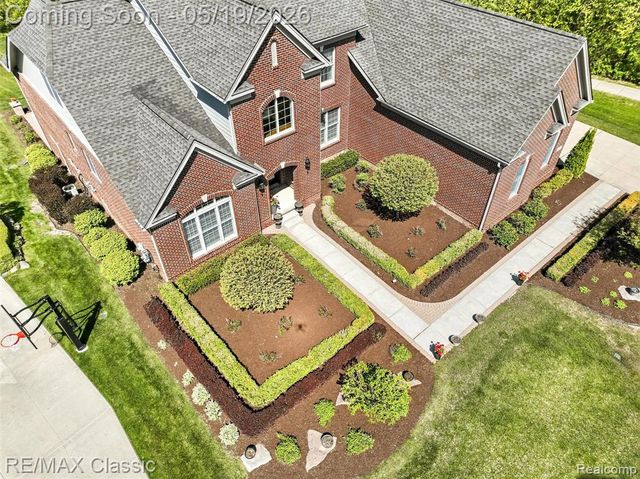 24597 Nepavine Drive, Novi, MI 48374