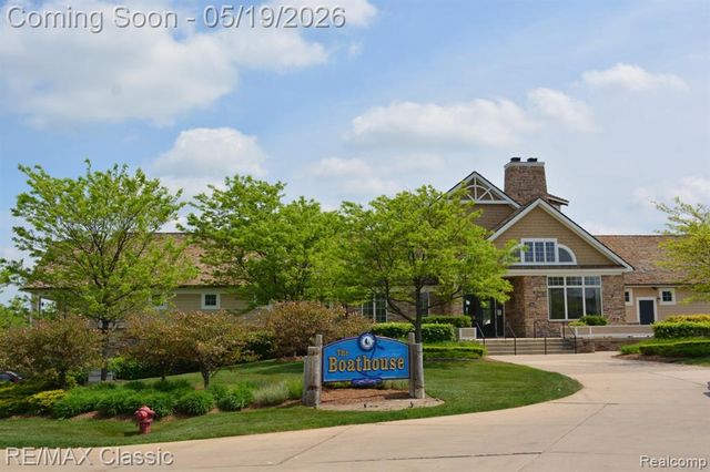 24597 Nepavine Drive, Novi, MI 48374