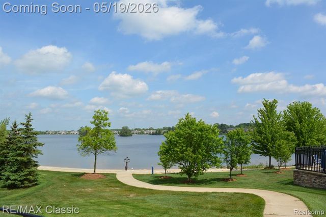 24597 Nepavine Drive, Novi, MI 48374