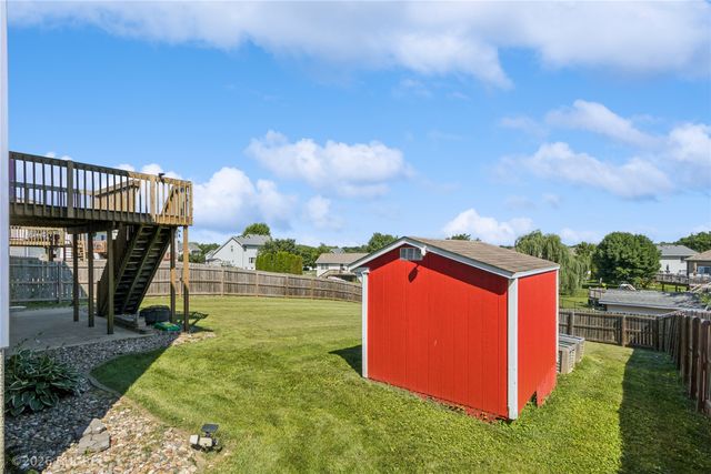 2726 Fayrdale Drive, Des Moines, IA 50320