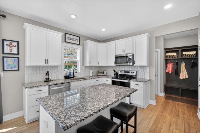 1404 Timberview Drive, Adel, IA 50003