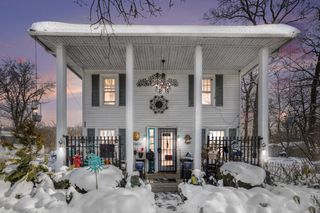 11175 E Shore Drive, Delton, MI 49046