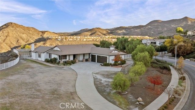 101 Via De La Valle, Lake Elsinore, CA 92532
