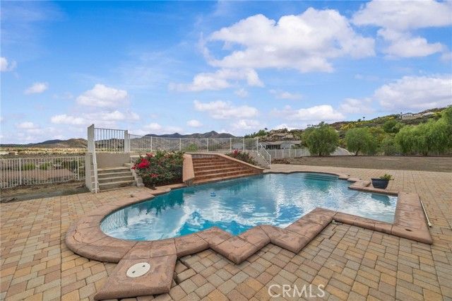 101 Via De La Valle, Lake Elsinore, CA 92532