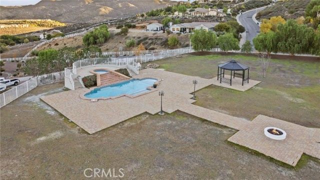 101 Via De La Valle, Lake Elsinore, CA 92532