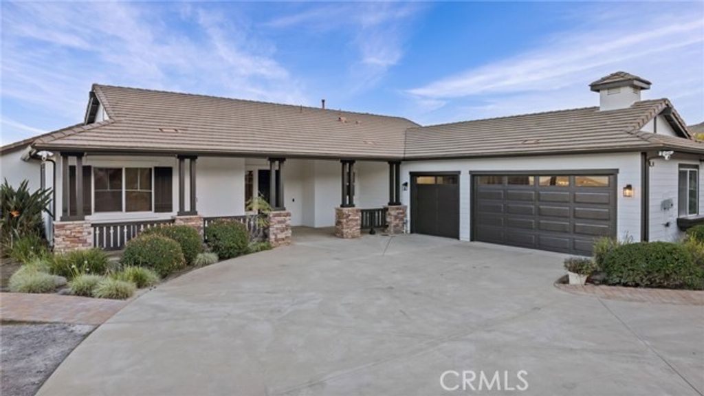 101 Via De La Valle, Lake Elsinore, CA 92532