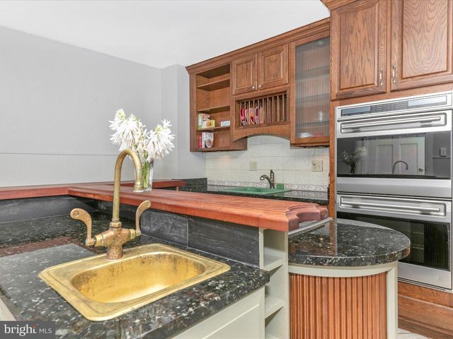 11 SOUTH ST W, Frederick, MD 21701