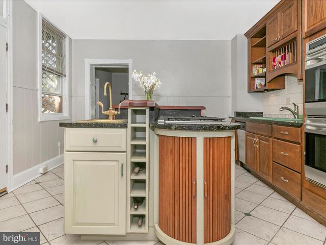 11 SOUTH ST W, Frederick, MD 21701