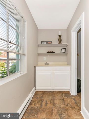 11 SOUTH ST W, Frederick, MD 21701