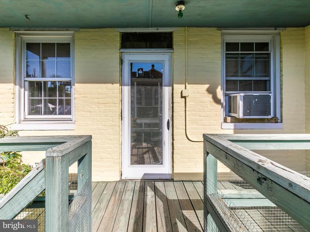 11 SOUTH ST W, Frederick, MD 21701