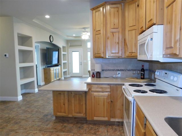 2286 Felipe Dr, Bullhead City, AZ 86442