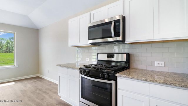 656 Griffiths Court, Breaux Bridge, LA 70517