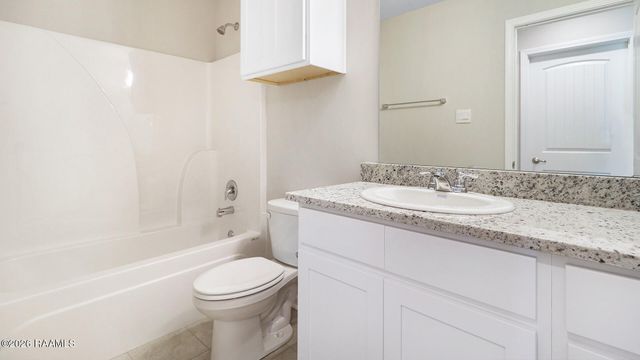 656 Griffiths Court, Breaux Bridge, LA 70517