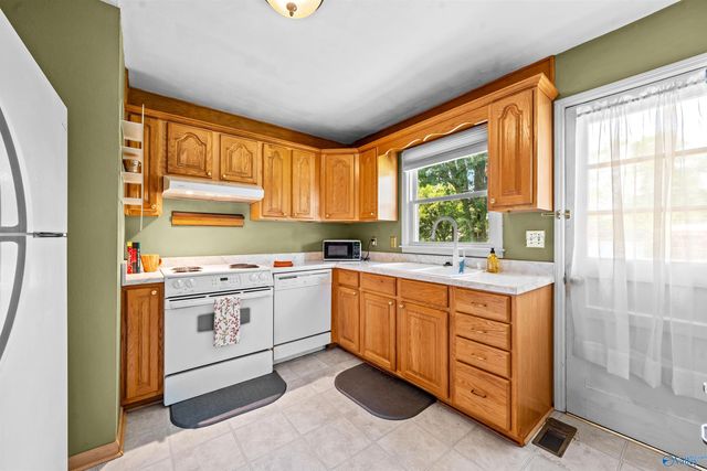 2802 Thurman Circle SW, Huntsville, AL 35805