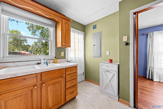 2802 Thurman Circle SW, Huntsville, AL 35805