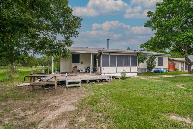130 Meadowview Lane, Point, TX 75472