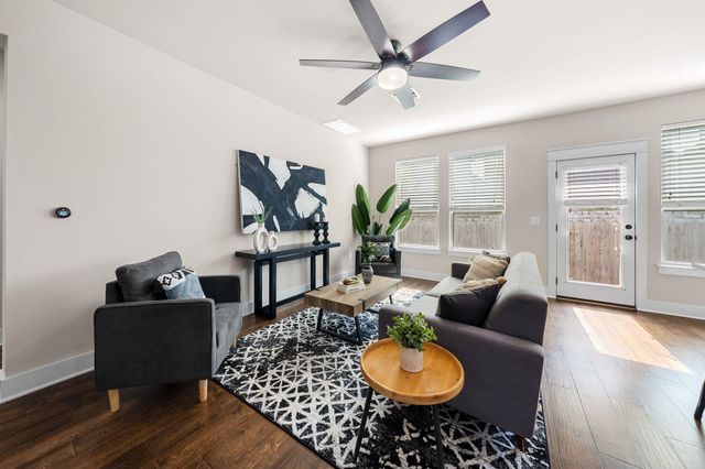 13501 Metric BLVD 8, Austin, TX 78727