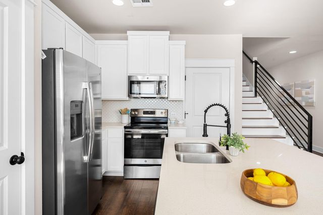 13501 Metric BLVD 8, Austin, TX 78727