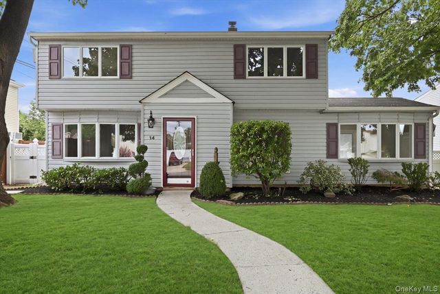 14 Crest Lane, Levittown, NY 11756