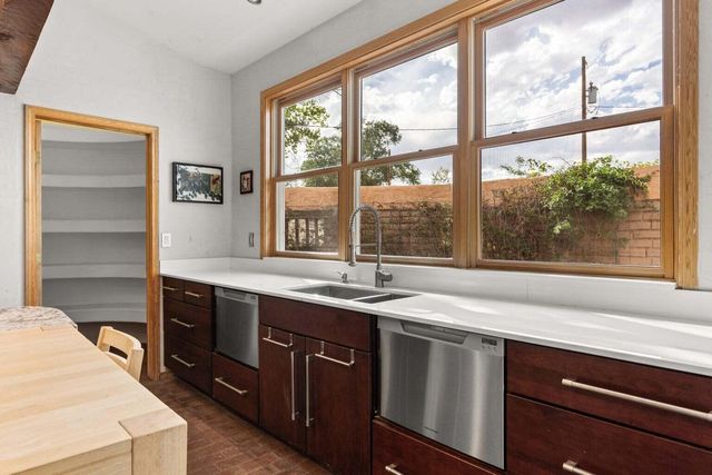 416 Camino Arco Iris, Corrales, NM 87048